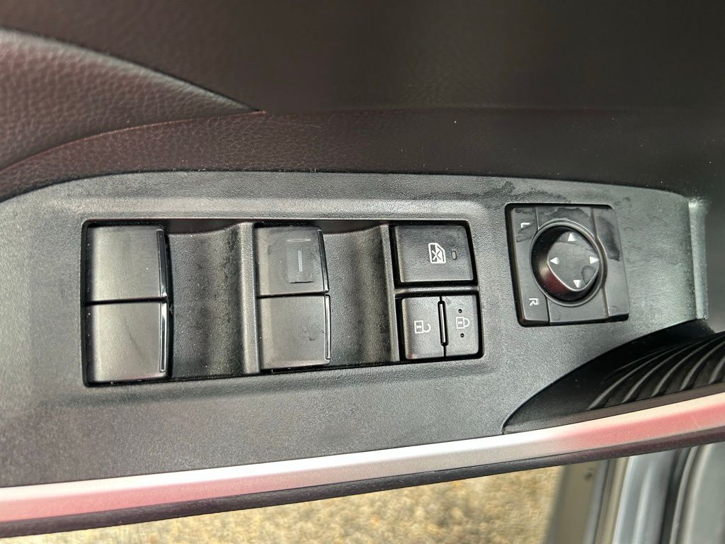 Thumbnail: 2025 Toyota RAV4 - 16