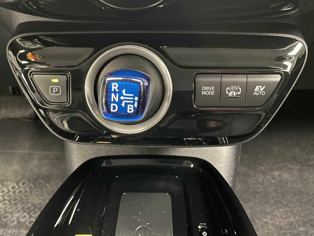 2022 Toyota Prius Prime LE 28