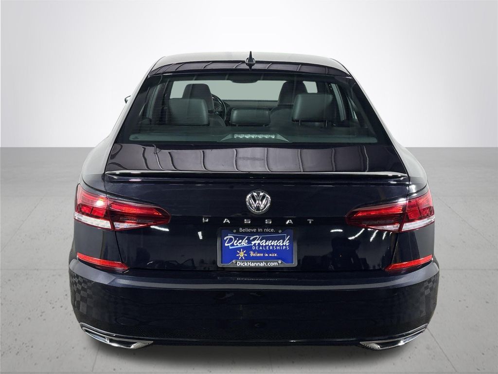 2021 Volkswagen Passat 2.0T R-Line
