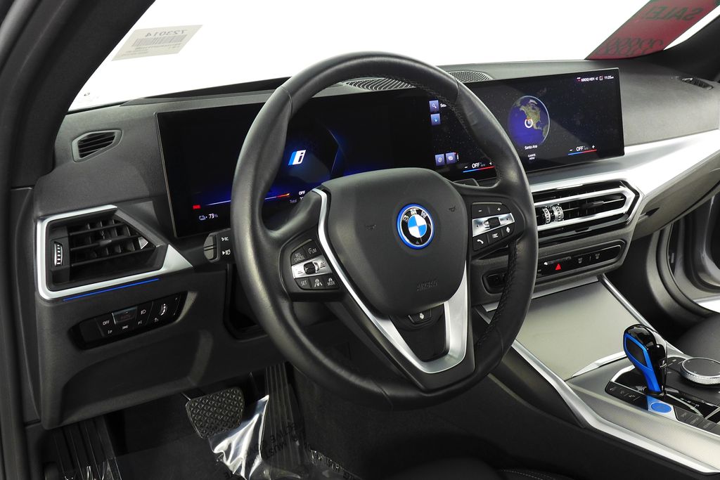 Thumbnail: 2023 BMW i4 - 31