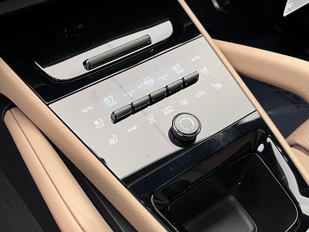 Thumbnail: 2025 Porsche Cayenne - 16