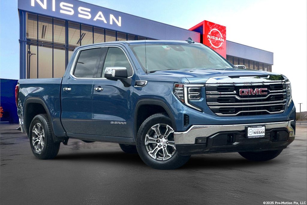 2024 GMC Sierra 2WD Crew Cab Short Box SLT's photo