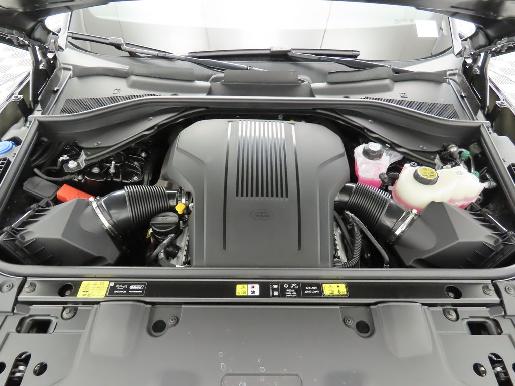 Thumbnail: 2025 Land Rover Range Rover - 29