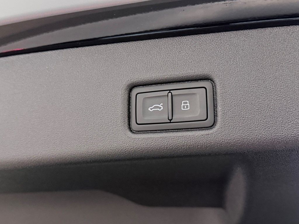 Thumbnail: 2025 Audi Q5 - 23