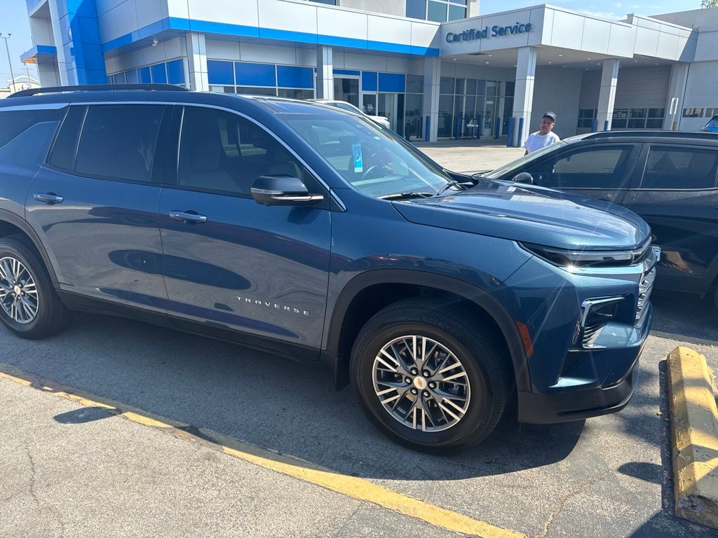 Lakeshore Blue Metallic 2026 Chevrolet Traverse SUV / Crossover Front-Wheel Drive 8-Speed Automatic