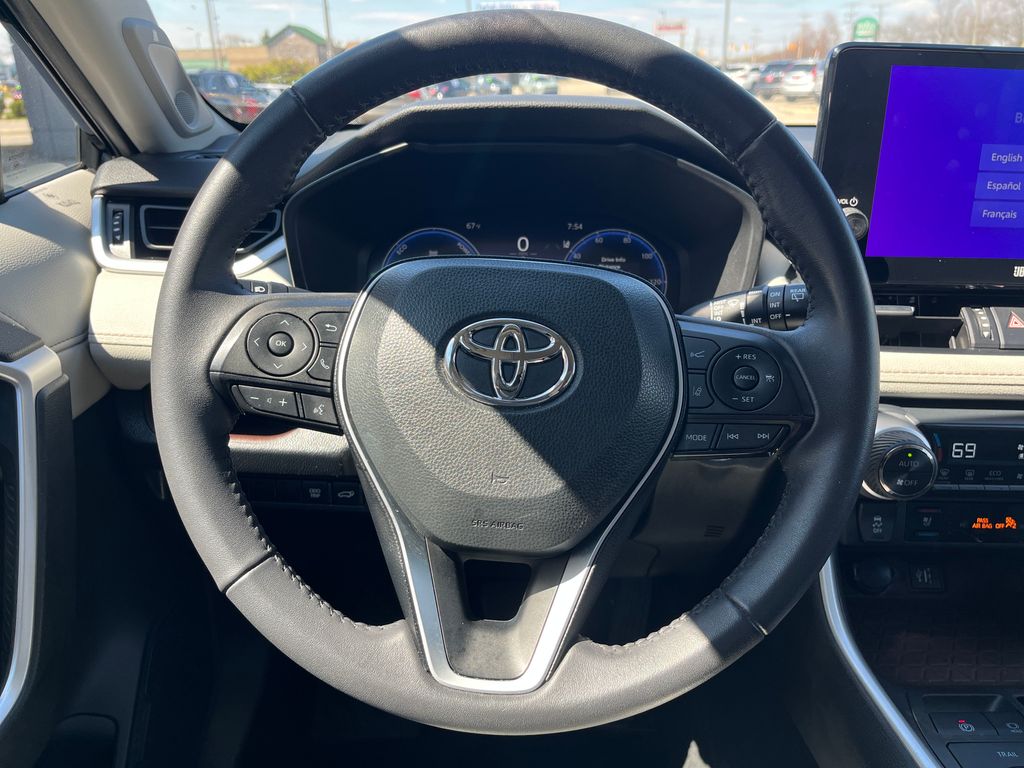 2023 Toyota RAV4 Hybrid Limited photo