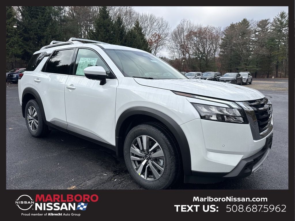 2025 Nissan Pathfinder SL 4WD