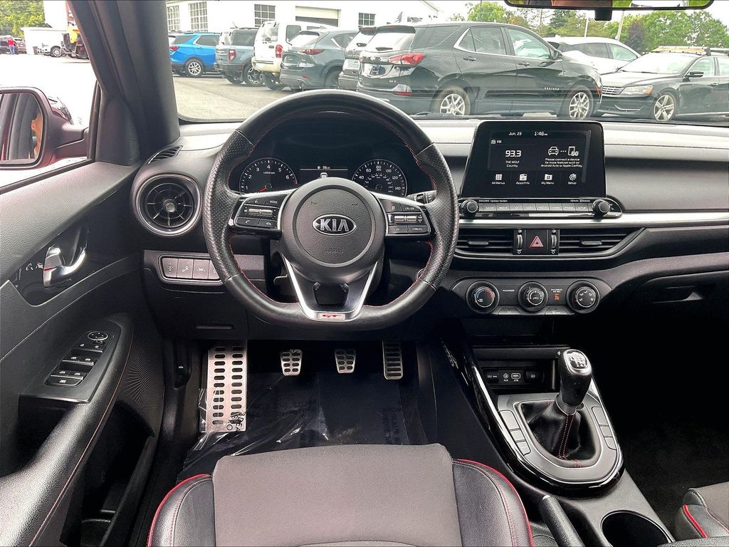 2021 Kia Forte — photo 17