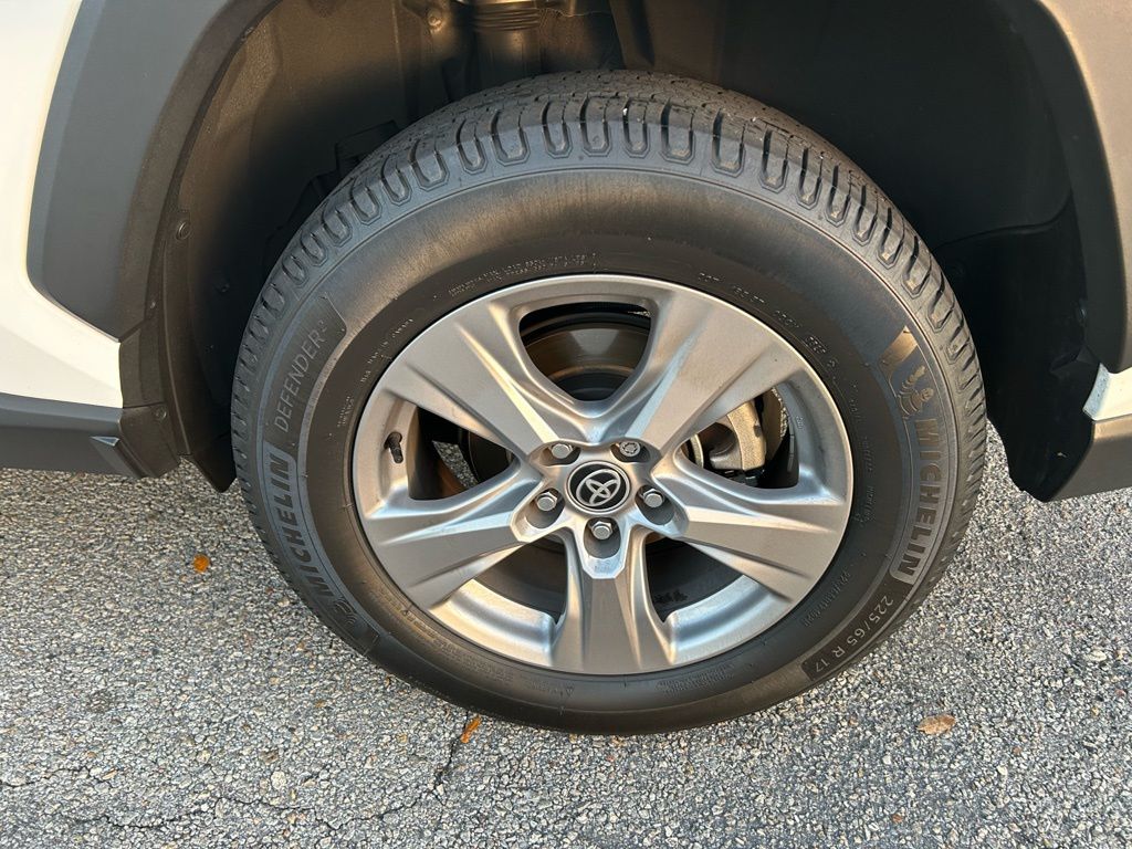 Thumbnail: 2025 Toyota RAV4 - 8