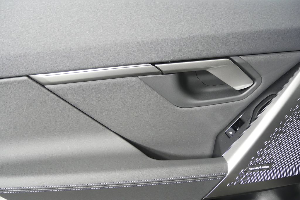 Thumbnail: 2026 BMW 5 Series - 14