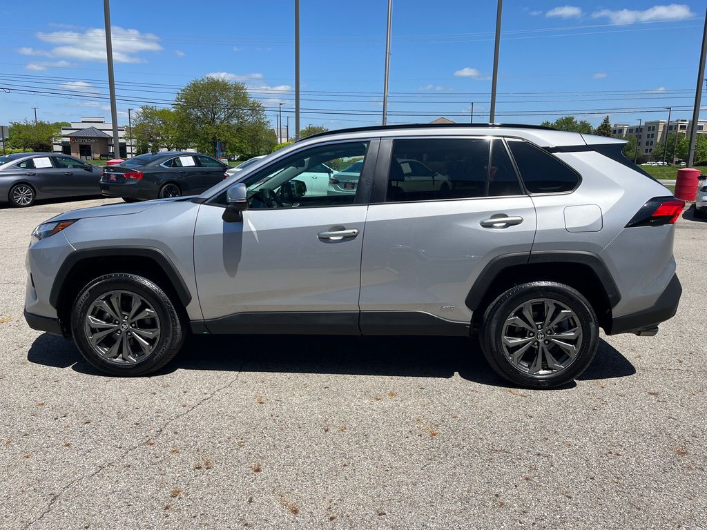 2022 Toyota RAV4 Hybrid XLE Premium photo