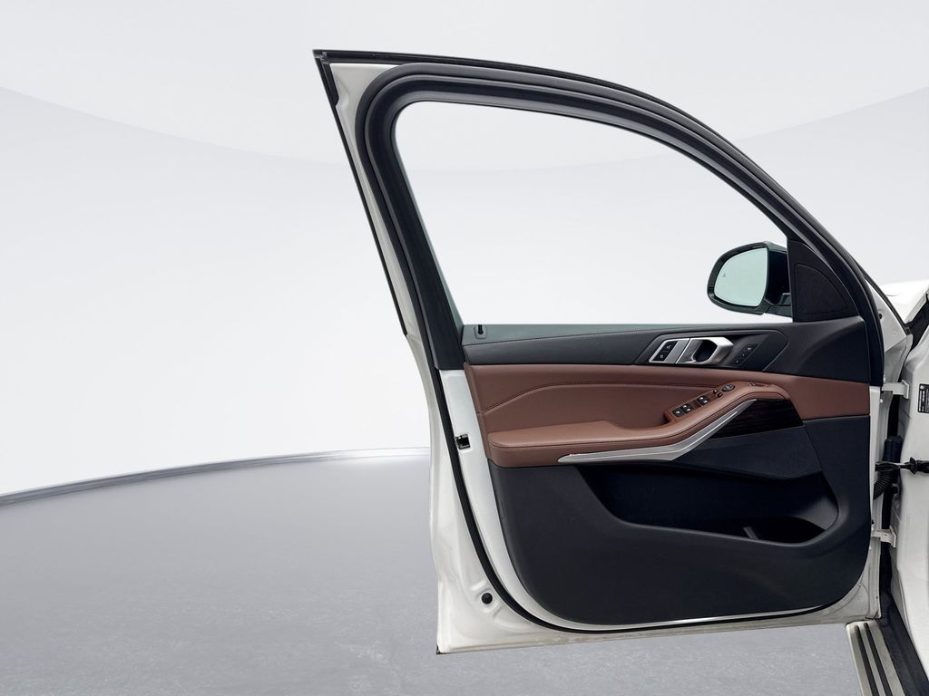 Thumbnail: 2020 BMW X5 - 9