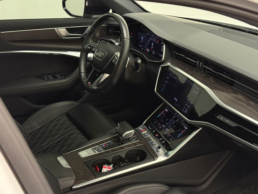 Thumbnail: 2020 Audi S6 - 21