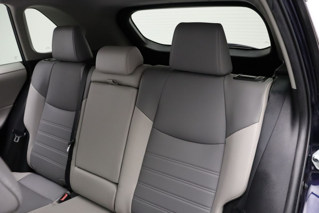 2023 Toyota RAV4 XLE Premium 18
