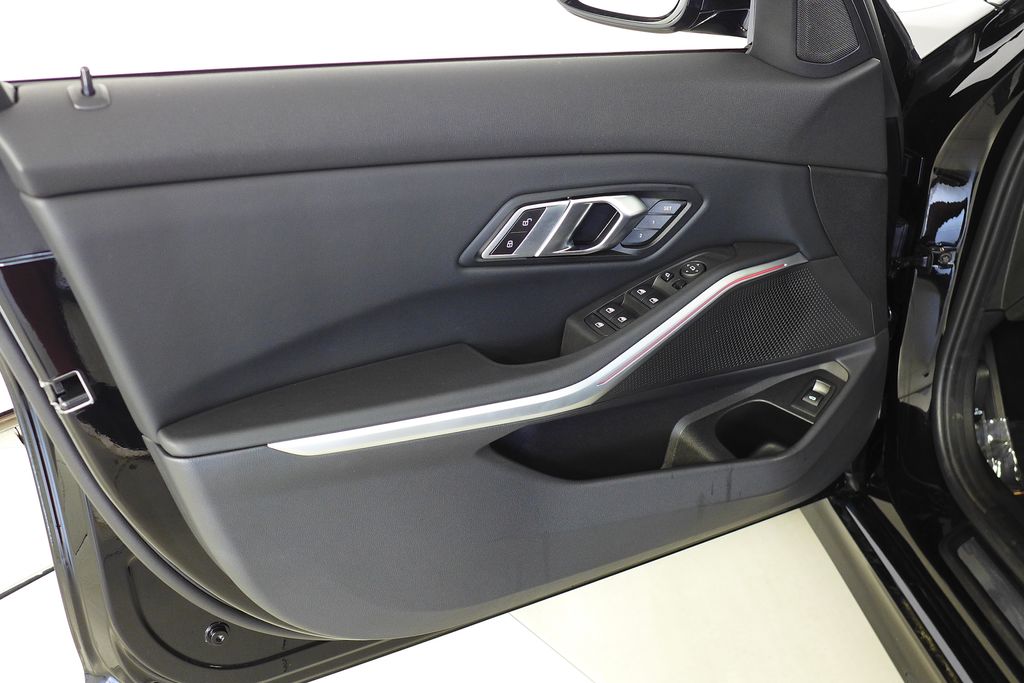 Thumbnail: 2023 BMW 3 Series - 11