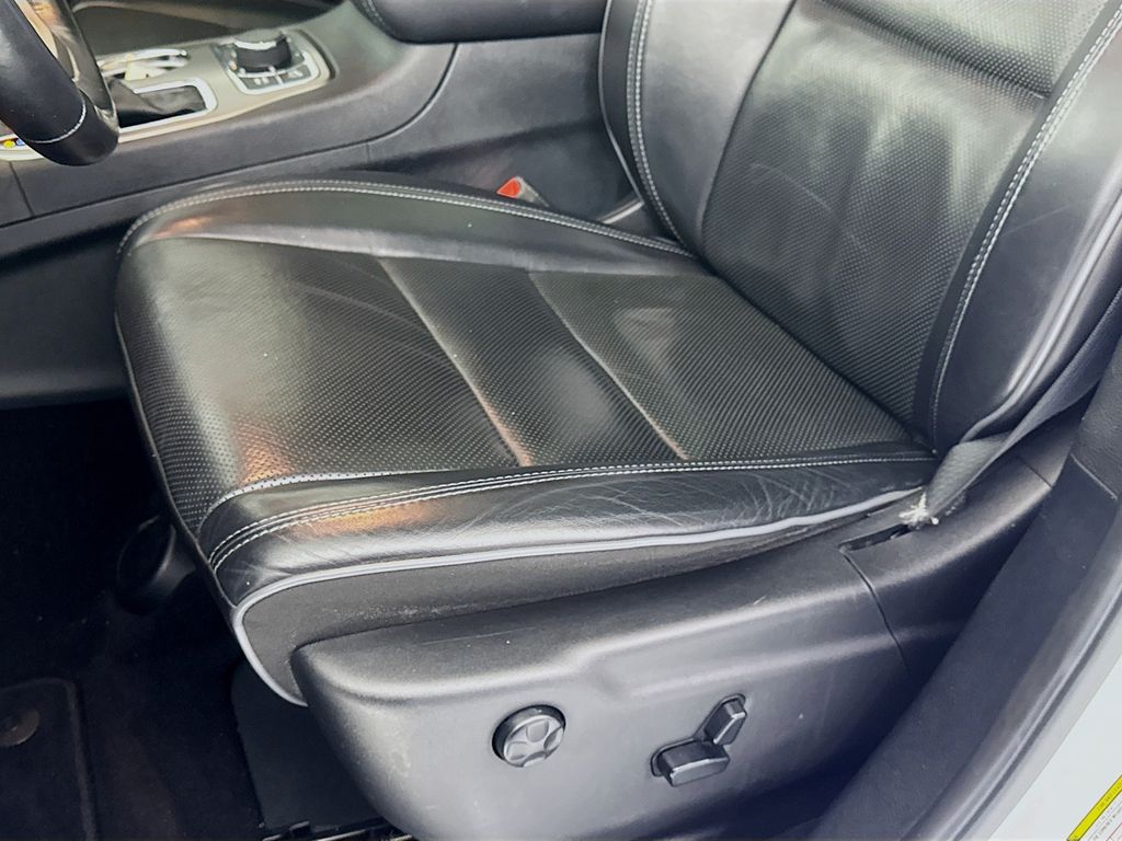 Used Car 2020 Jeep Grand Cherokee  Overland For Sale Under $25,000 In Austin, Texas