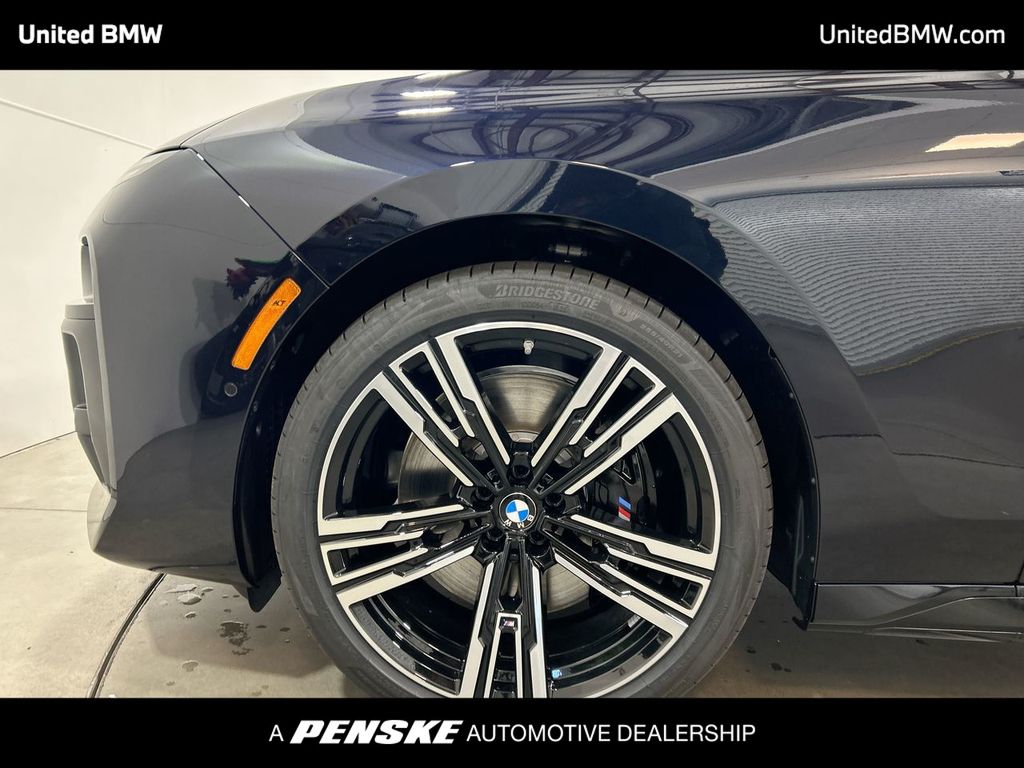 Thumbnail: 2025 BMW 7 Series - 10