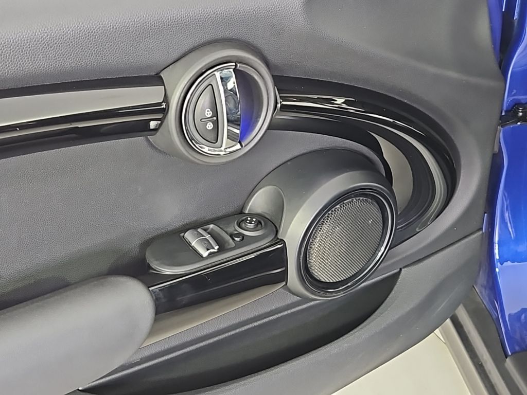 Thumbnail: 2019 MINI Cooper - 12