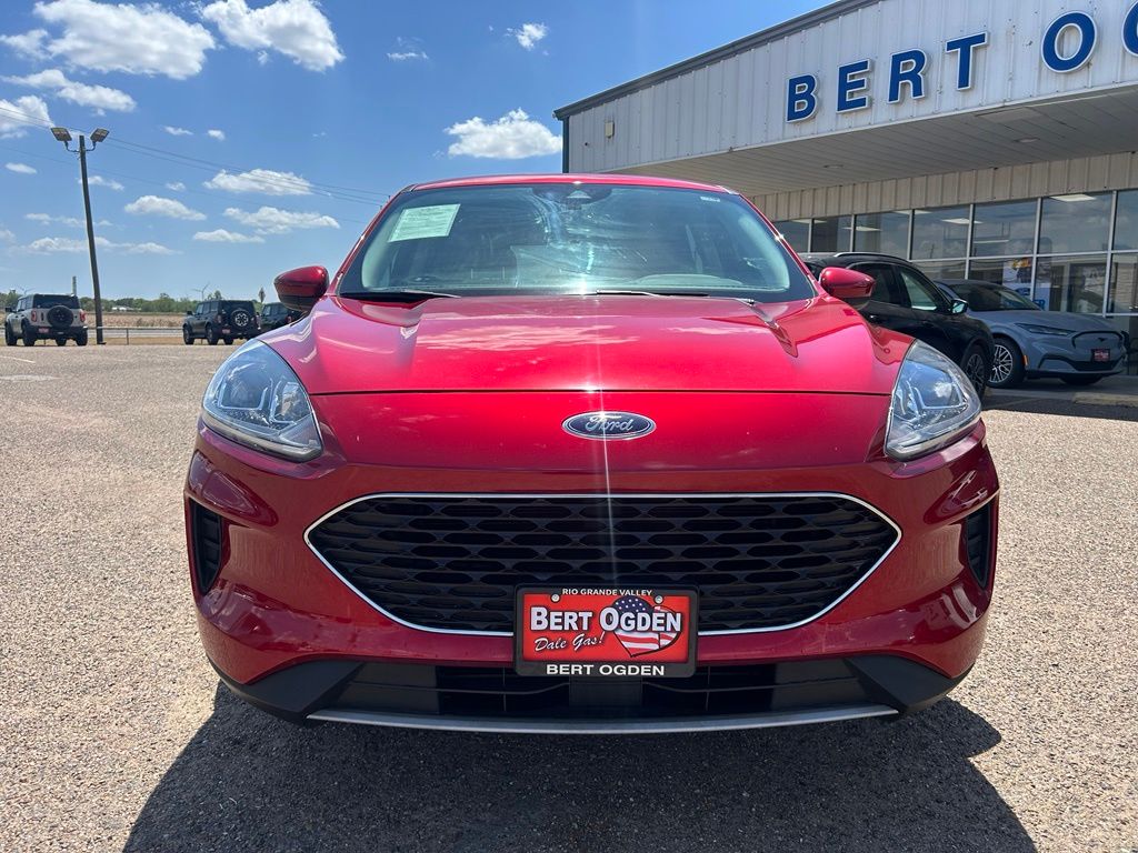 Used 2021 Red Ford SE image 2