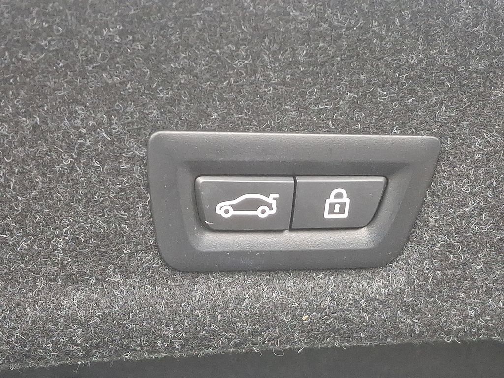 2022 BMW 3 Series 330i xDrive 32