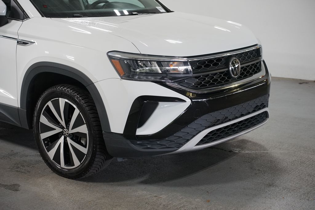 Thumbnail: 2022 Volkswagen Taos - 4