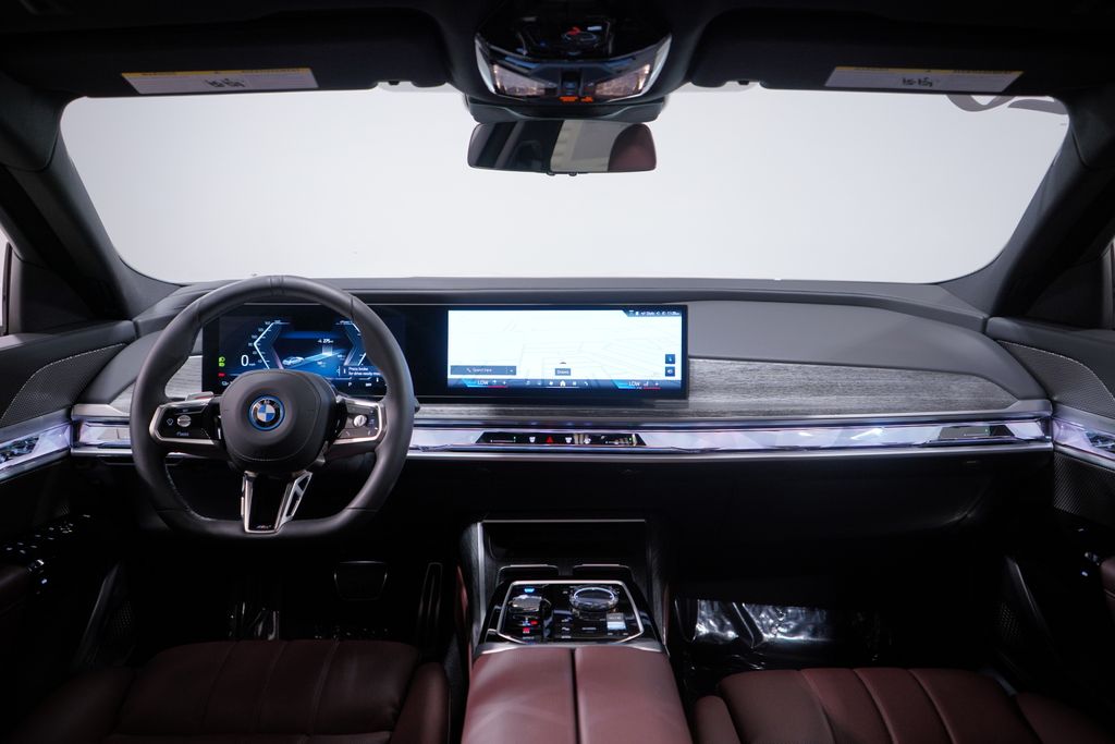 Thumbnail: 2025 BMW i7 - 10