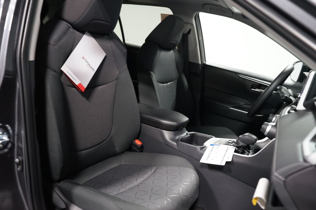 Thumbnail: 2025 Toyota RAV4 - 28