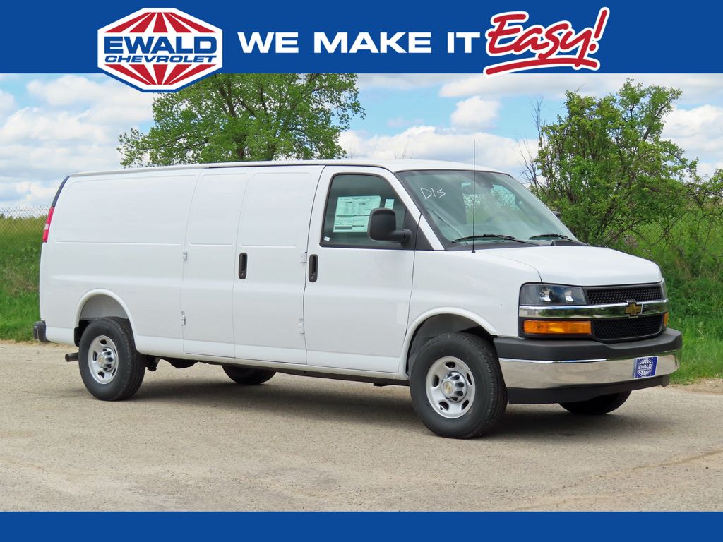 2026 Chevrolet Express 3500 Work Van 