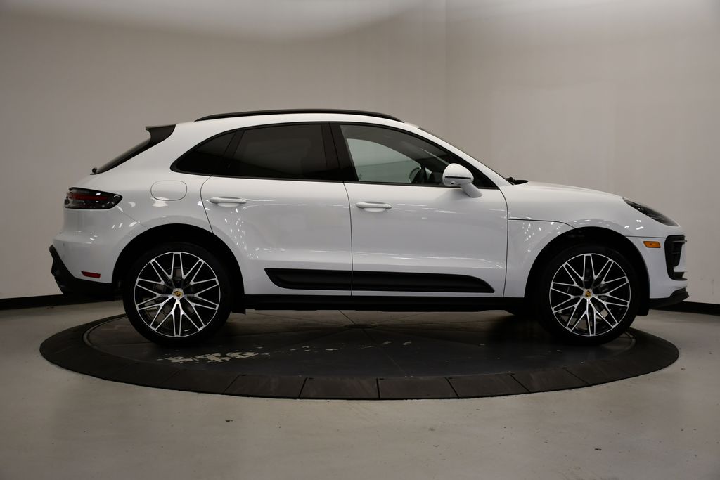 Thumbnail: 2026 Porsche Macan - 8
