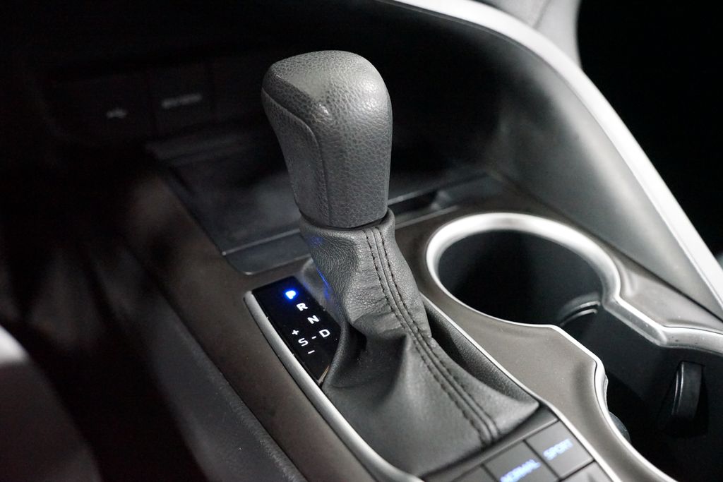 Thumbnail: 2023 Toyota Camry - 20