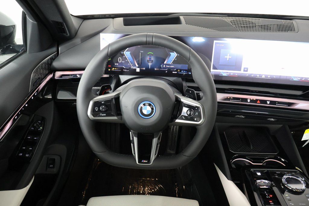 Thumbnail: 2026 BMW 5 Series - 3