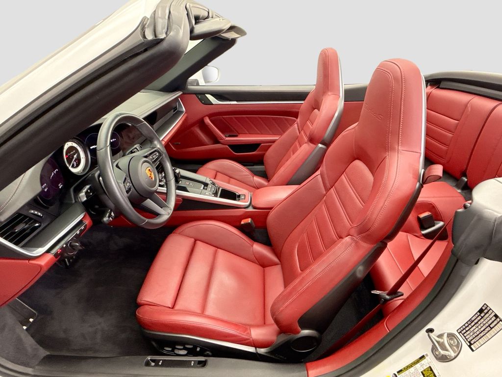 Thumbnail: 2022 Porsche 911 - 5