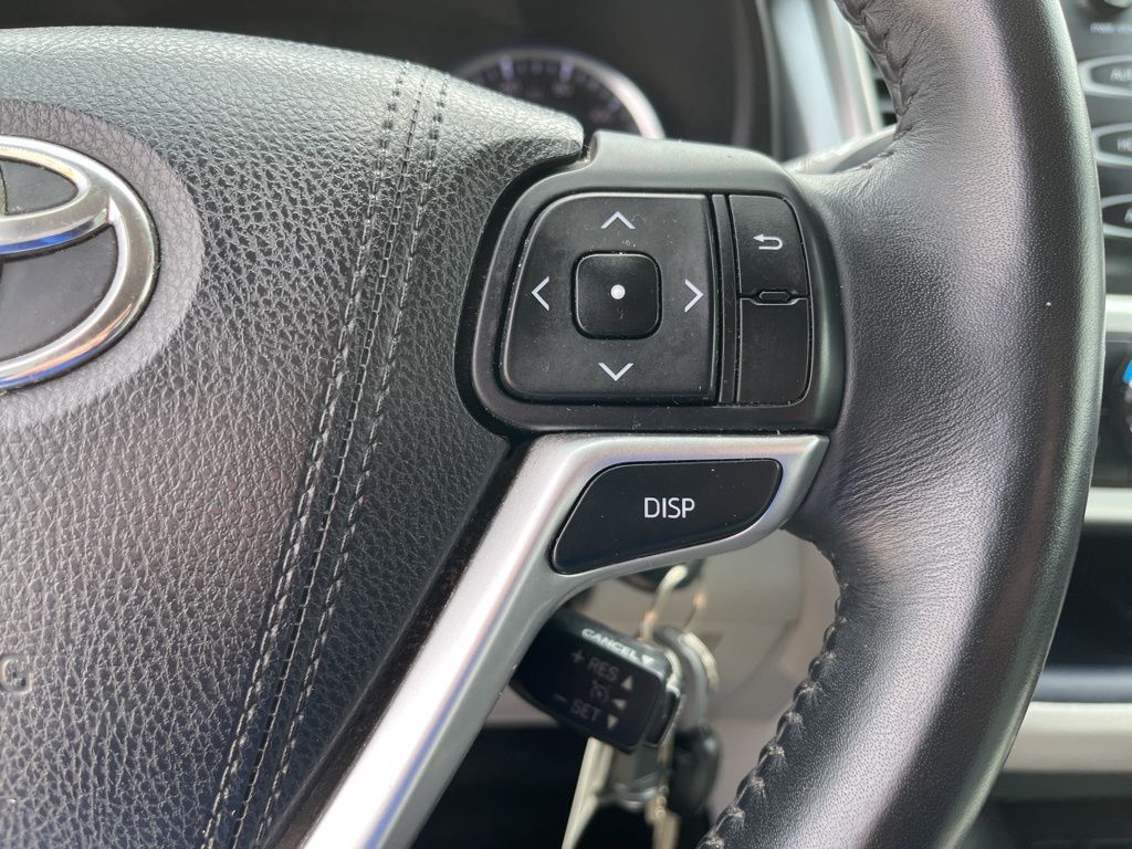 2015 Toyota Highlander  22