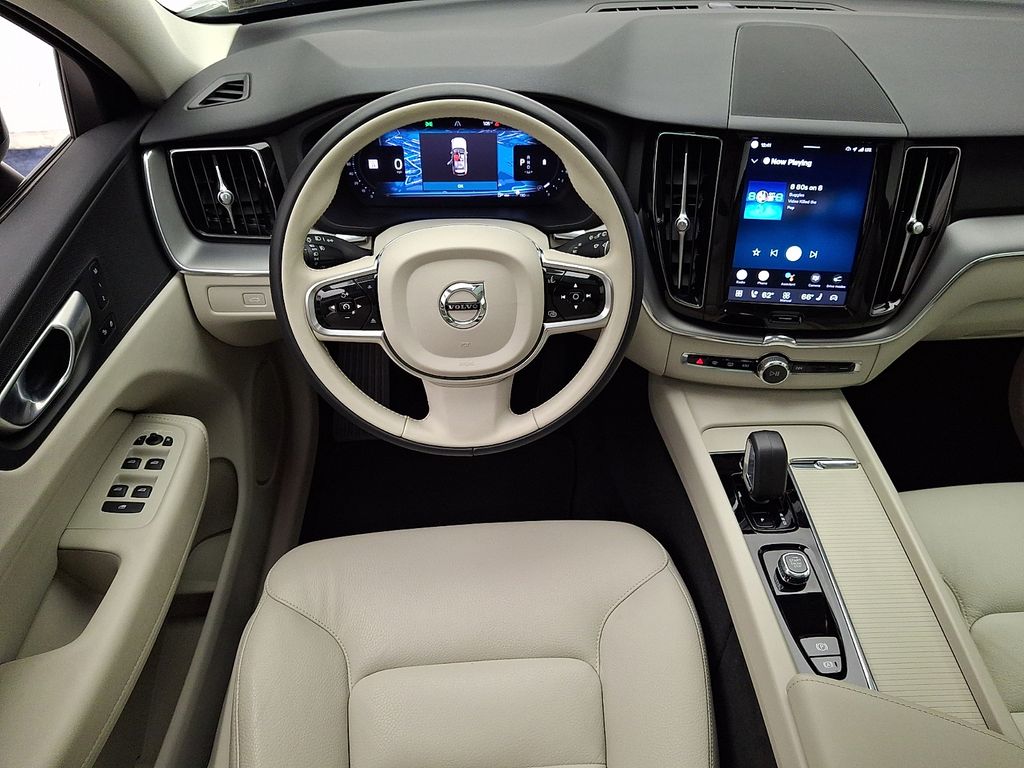Thumbnail: 2024 Volvo XC60 - 11
