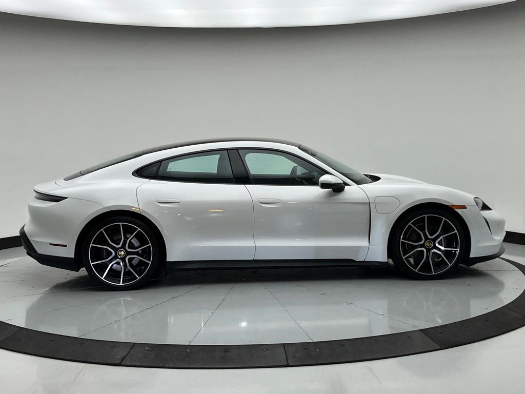 Thumbnail: 2023 Porsche Taycan - 10