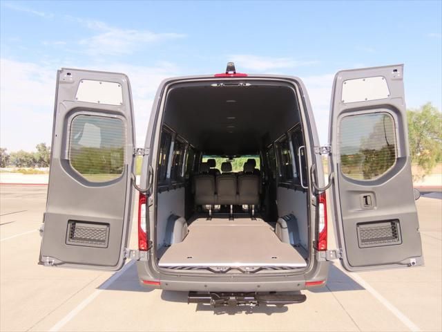 Thumbnail: 2025 Mercedes-Benz Sprinter - 30