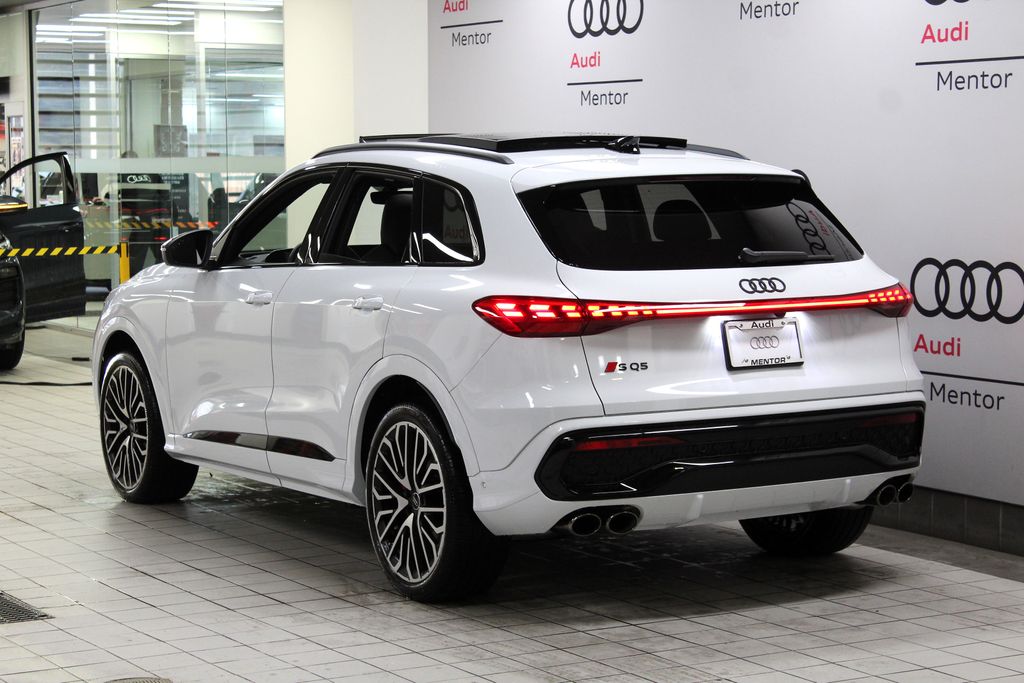 Thumbnail: 2025 Audi SQ5 - 4