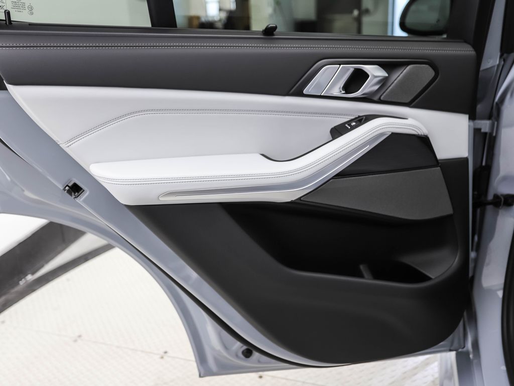 Thumbnail: 2026 BMW X5 - 20