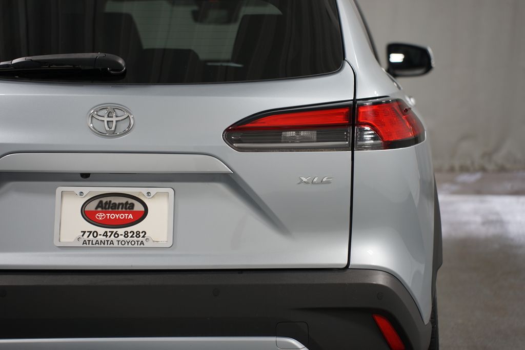 2024 Toyota Corolla Cross XLE 10