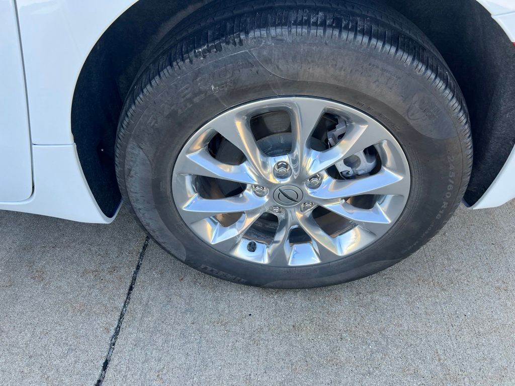 Used 2023 Chrysler Pacifica Van