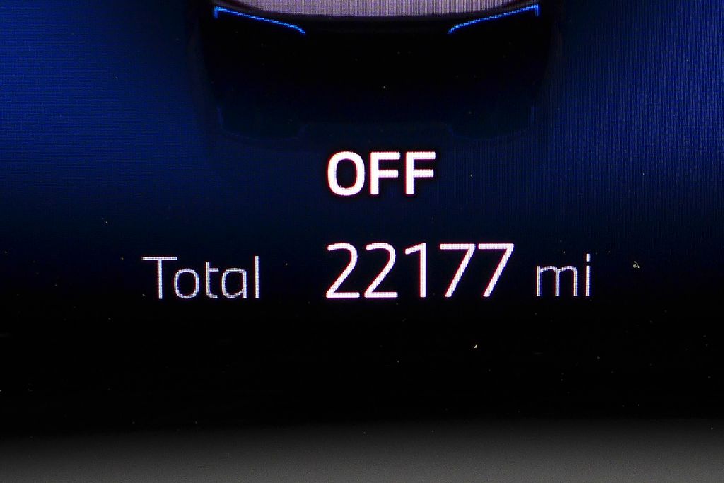 Thumbnail: 2023 BMW i4 - 32