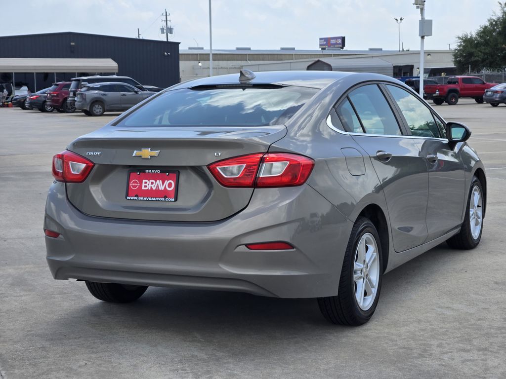 2018 Chevrolet Cruze LT - 3