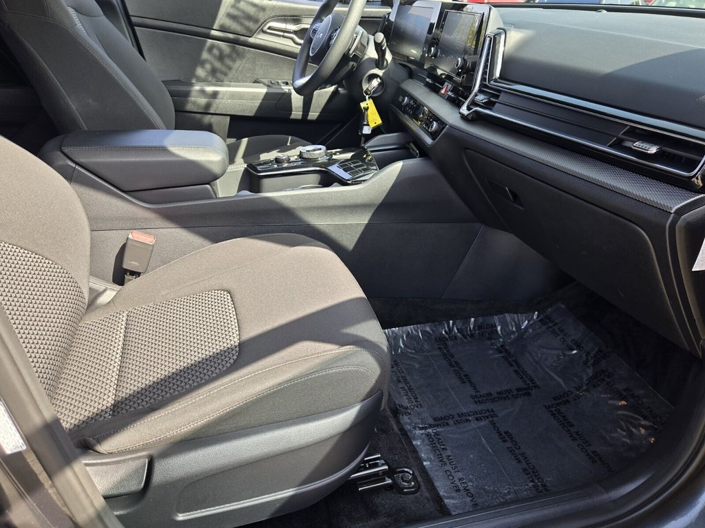 2025 Kia Sportage - $23,999