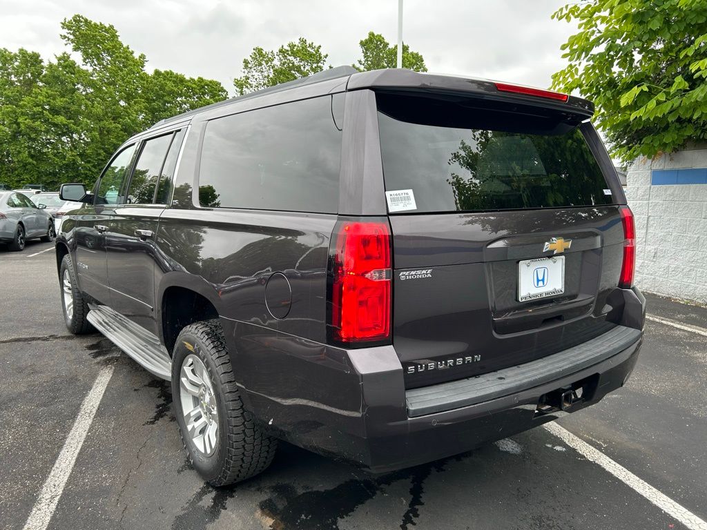 2015 Chevrolet Suburban LS 3