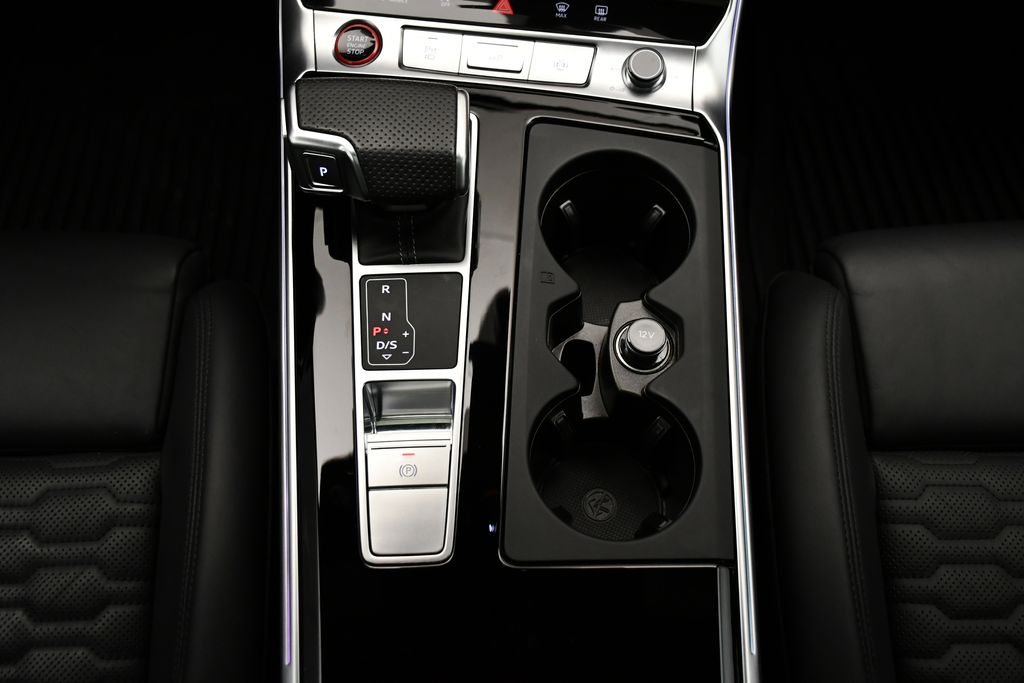Thumbnail: 2024 Audi RS 6 - 28
