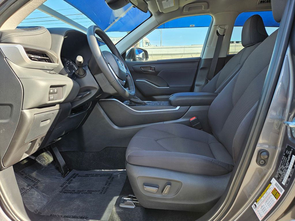 Used Car 2024 Toyota Highlander  Le For Sale Under $35,000 In San Marcos, Texas