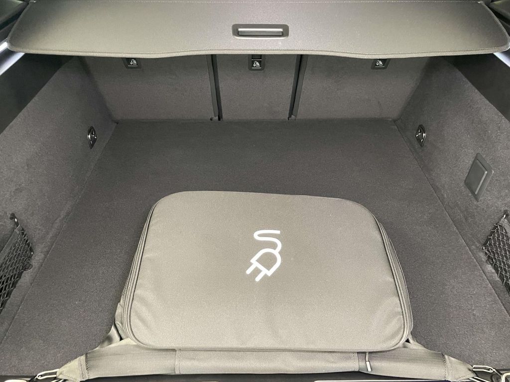 2026 Porsche Cayenne Base Green at Audi Porsche Sewickley