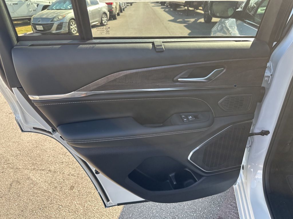 New Car 2025 Jeep Grand Cherokee  Overland For Sale Under $70,000 In Austin, Texas