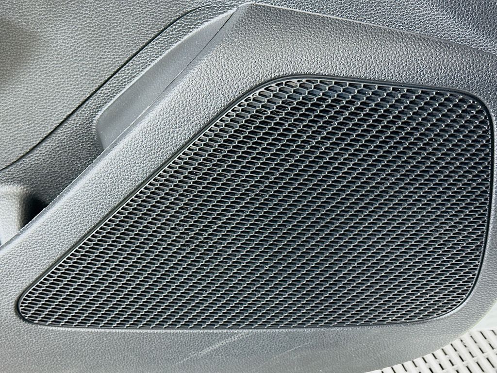 Thumbnail: 2022 Toyota Corolla - 18