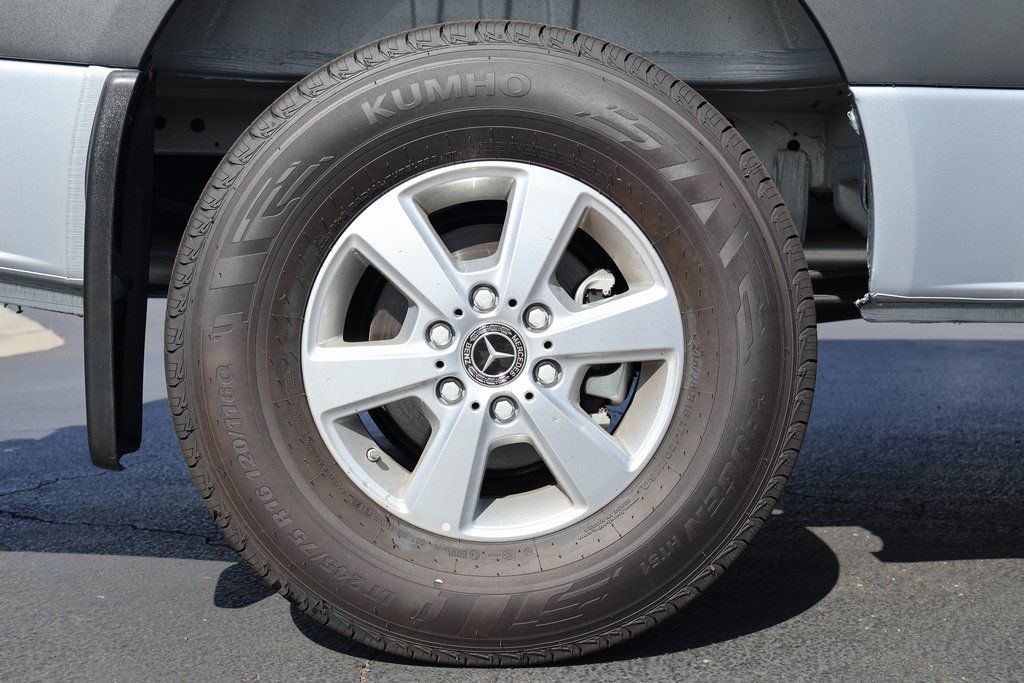 Thumbnail: 2025 Mercedes-Benz Sprinter - 9